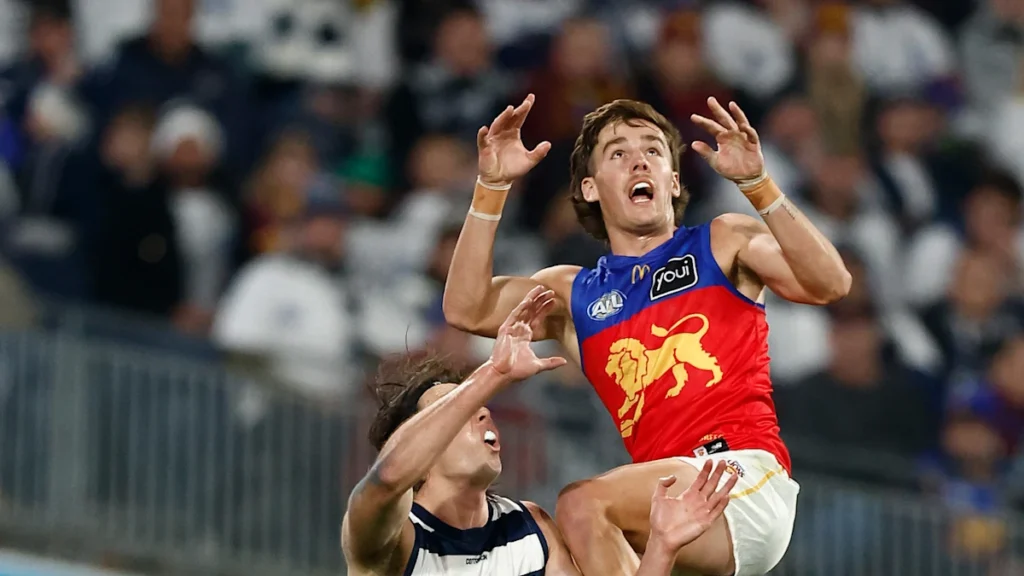 Período de negociação da AFL 2026, dia 3 RECAP: Lenda de Essendon, Matthew Lloyd, em Nick Blakey, links para estrela banida dos Swans; Estrela 'inflexível' de que não retornará ao clube em meio a grandes consequências; Negociação confirmada enquanto Dons e Cats trocam jogadores importantes
