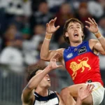 Período de negociação da AFL 2026, dia 3 RECAP: Lenda de Essendon, Matthew Lloyd, em Nick Blakey, links para estrela banida dos Swans; Estrela 'inflexível' de que não retornará ao clube em meio a grandes consequências; Negociação confirmada enquanto Dons e Cats trocam jogadores importantes