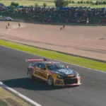 Resultados da corrida Bathurst 1000 em 2026: Brodie Kostecki e Todd Hazelwood vencem; O desgosto do líder Anton De Pasquale após a corrida foi destruído em uma bagunça de combustível