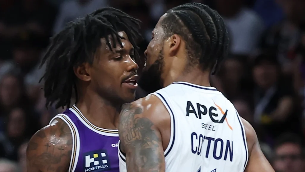 Notícias da NBL 2026: A rivalidade entre Bryce Cotton e Kendric Davis explode novamente, Sydney Kings x Adelaide 36ers, vídeo, reação