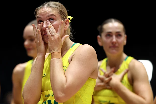 Courtney Bruce reage depois que a Austrália garantiu o bronze nos Jogos da Commonwealth.